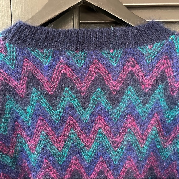 Vintage Karen Scott Mohair Blend Geometric ZigZag Chevron Sweater, Size Medium - Picture 11 of 13